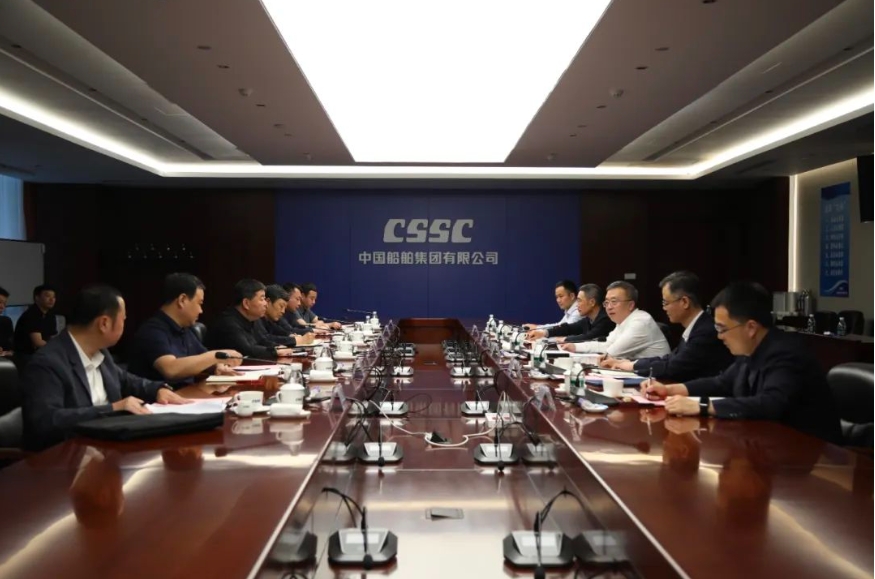 王国强与承德市市长王亚军举行会谈 